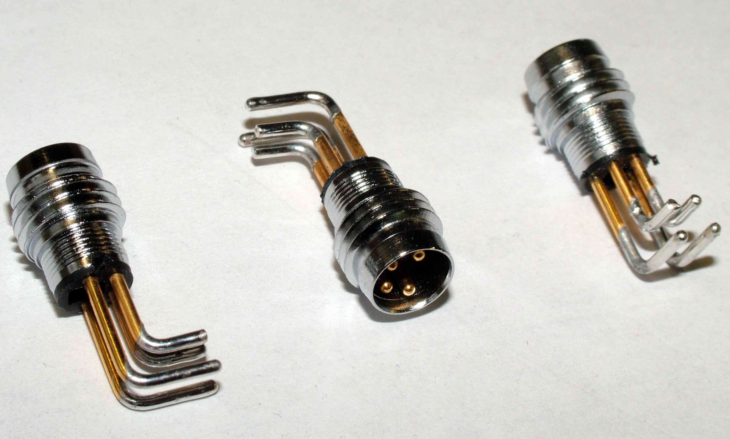 Miniatur Rundsteckverbinder mit Schraubanschluss M8