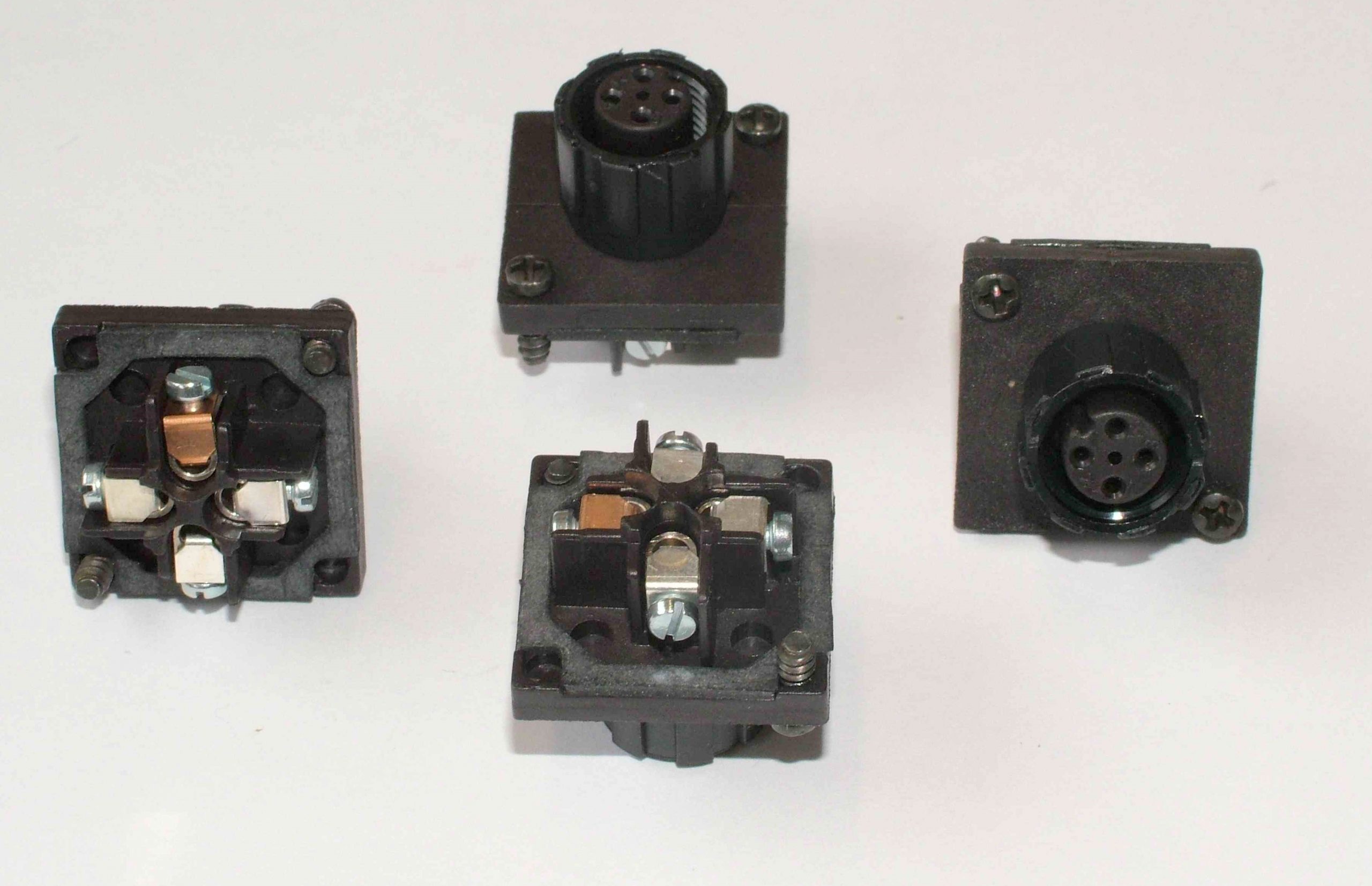 Rundsteckverbinder mit Schraubanschluss M12